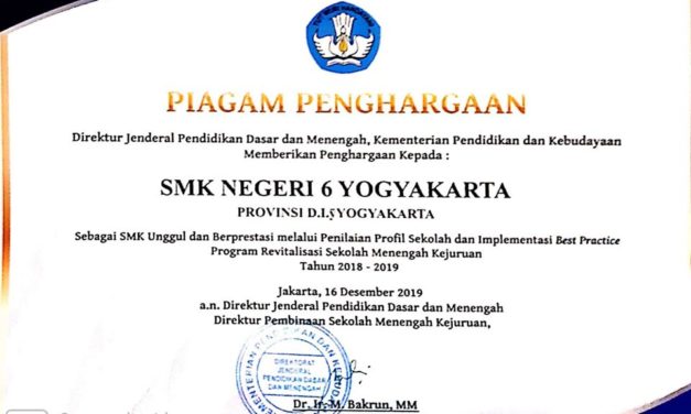 Penghargaan dari Dirjen Dikdasmen sebagai SMK Unggul dan Berprestasi