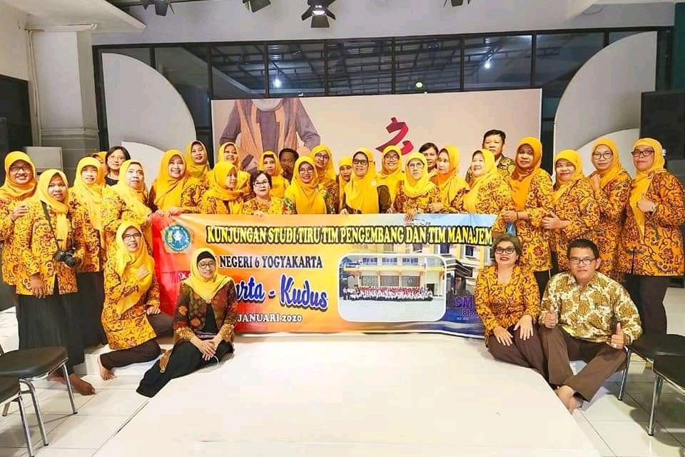 Kunjungan Studi Tiru Tim Pengembang dan Tim Manajemen ke Surakarta dan Kudus