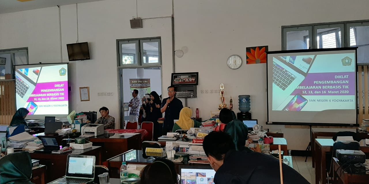 Kegiatan Diklat Pengembangan Pembelajaran Berbasis TIK