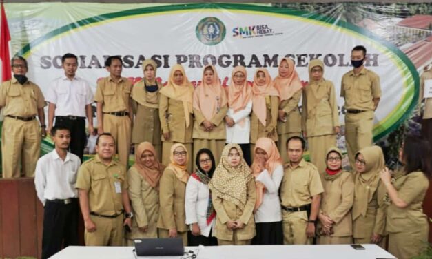 Perkenalan Guru-Guru Kelas X Normada dan Karyawan Live On Youtube